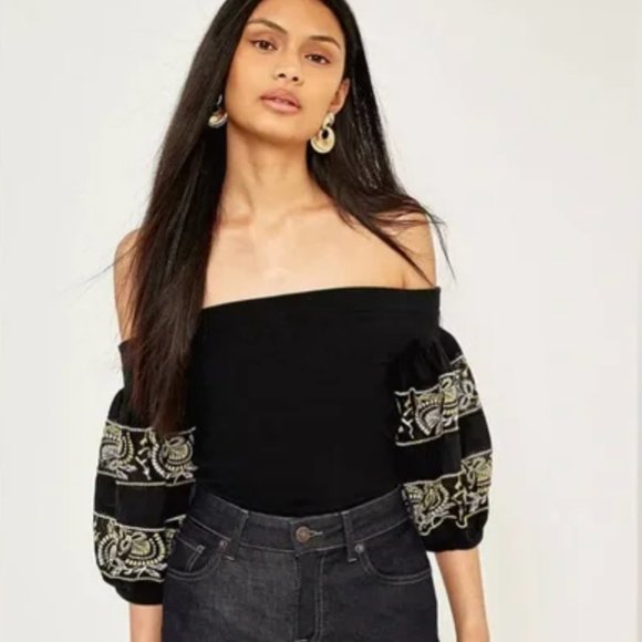 Free People Rock With It Shirt- Off Shoulder - Embroidered size Small PREOWNED - Picture 1 of 5